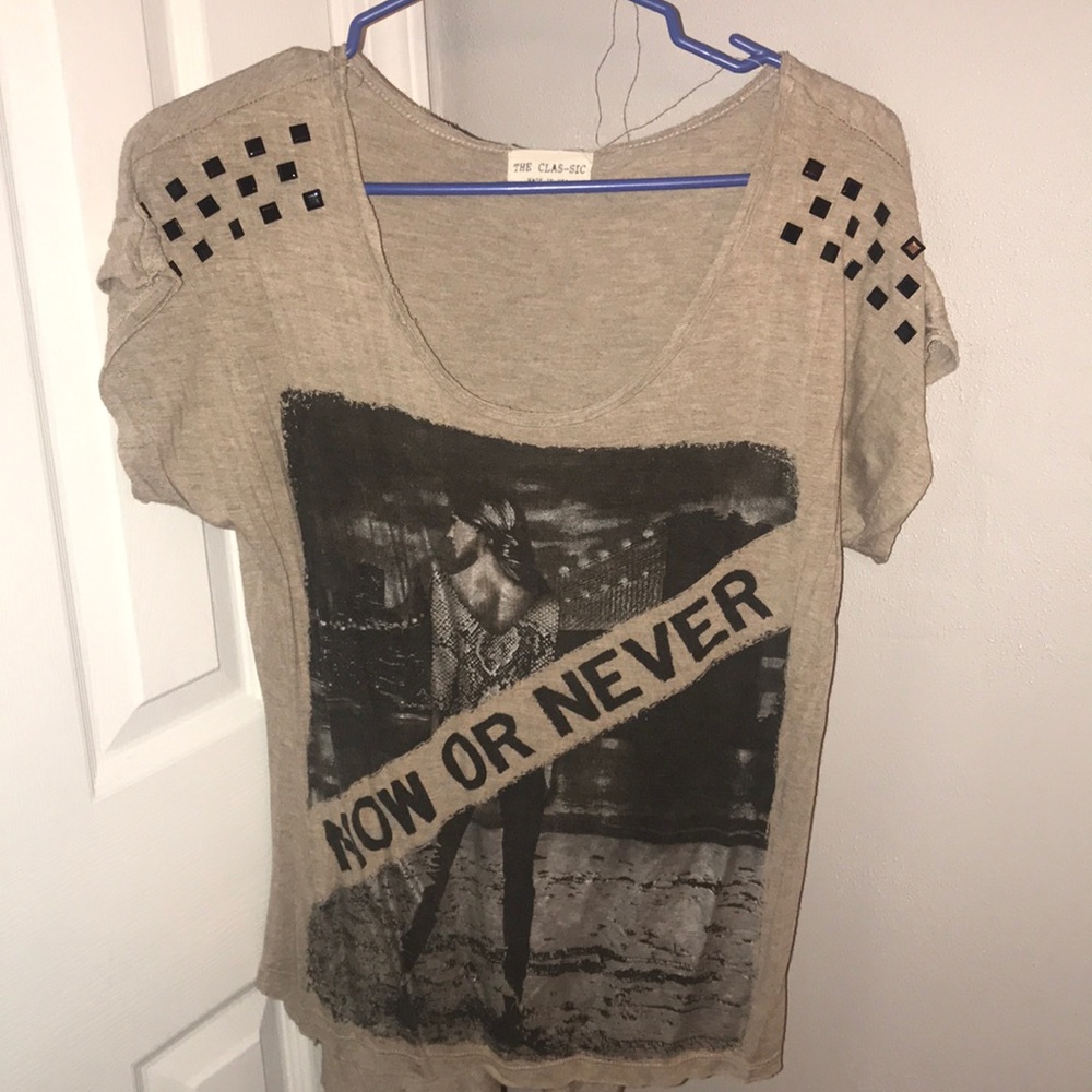 T-shirt